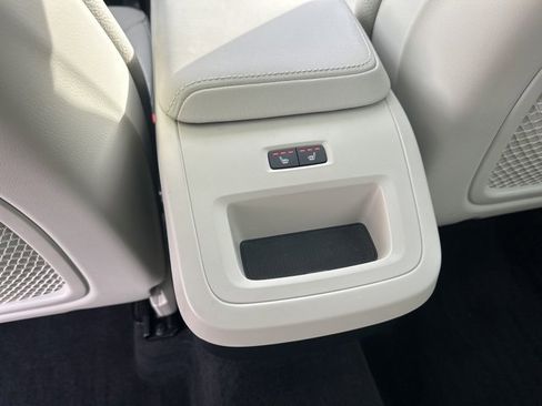 Certified 2023 Volvo XC60 B5 Plus w/ Climate Package image 14