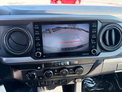 Used 2021 Toyota Tacoma SR5 AWD/4WD image 16