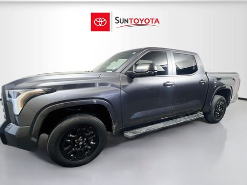 Used 2025 Toyota Tundra SR w/ SR Tow Package AWD/4WD image 9