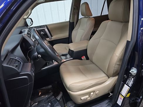 Used 2016 Toyota 4Runner SR5 Premium image 30