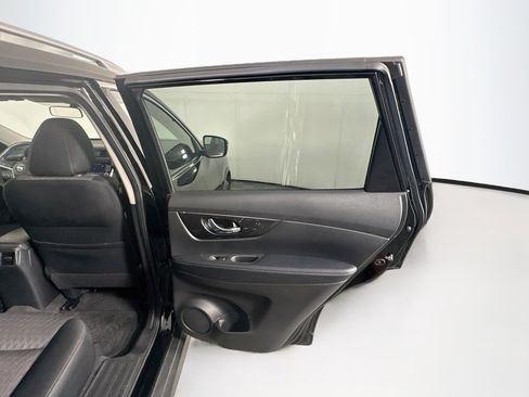 Used 2019 Nissan Rogue SV AWD/4WD image 29