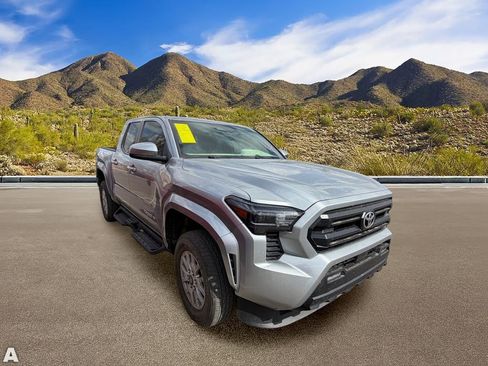 Used 2024 Toyota Tacoma SR5 AWD/4WD image 5