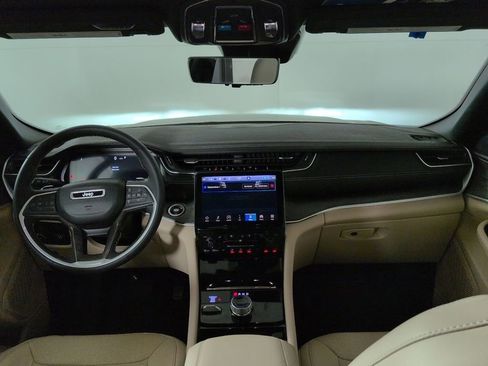 Certified 2023 Jeep Grand Cherokee Limited w/ Luxury Tech Group II AWD/4WD image 18