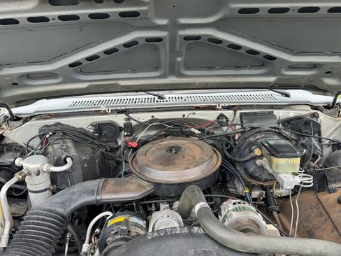 Used 1989 GMC Suburban 4WD image 41