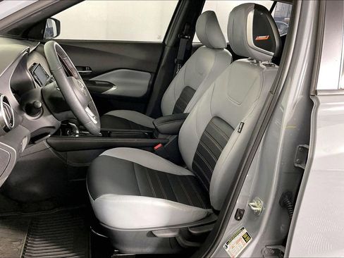 Used 2024 Nissan Kicks SR w/ SR Premium Package FWD image 35