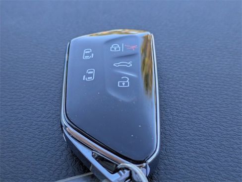 New 2025 Volkswagen ID. Buzz Pro S Plus image 34