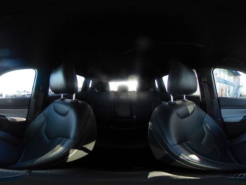 Used 2025 Jeep Compass Limited image 43