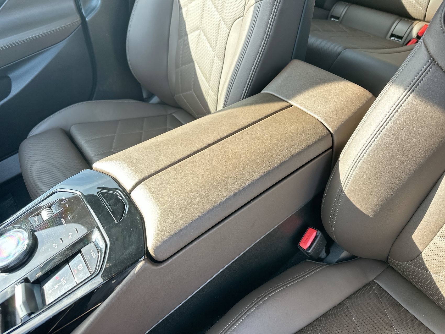Used 2024 BMW 530i w/ Convenience Package RWD image 21