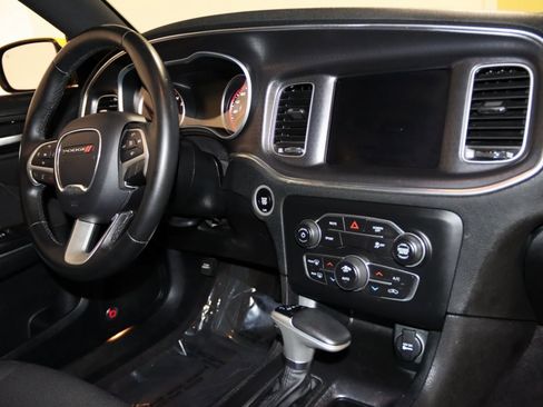 Used 2017 Dodge Charger R/T w/ Beats Audio Group image 58