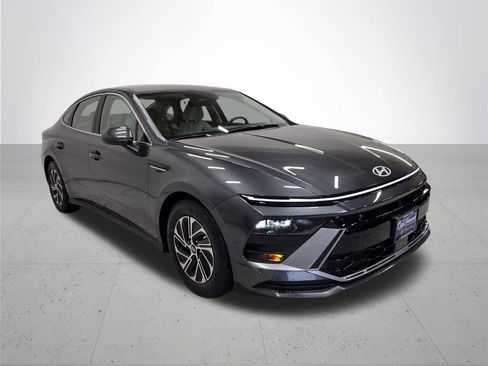 New 2026 Hyundai Sonata Blue FWD image 4
