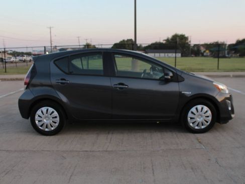 Used 2016 Toyota Prius C Two FWD image 5