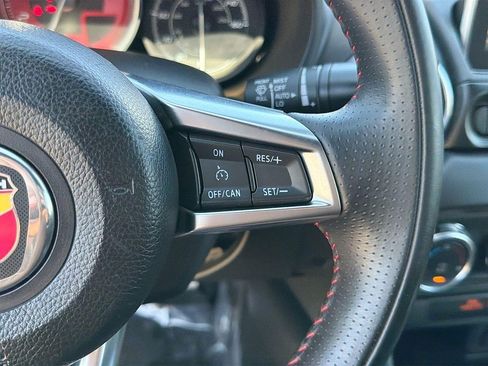 Used 2019 FIAT 124 Spider Abarth RWD image 9