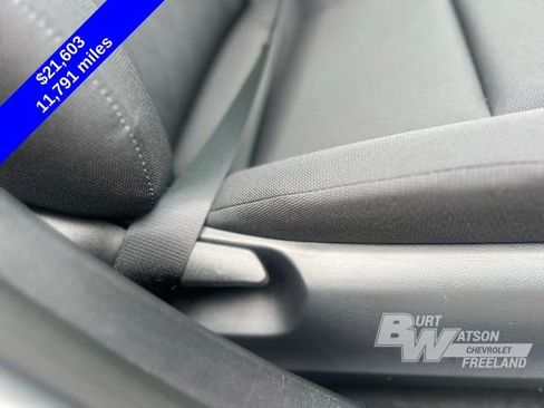 Used 2025 Toyota Corolla LE image 22