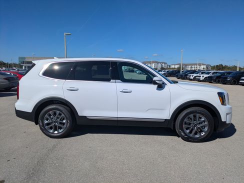 New 2025 Kia Telluride LX image 4