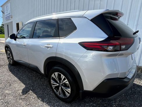 Used 2023 Nissan Rogue SV w/ SV Premium B Package image 3