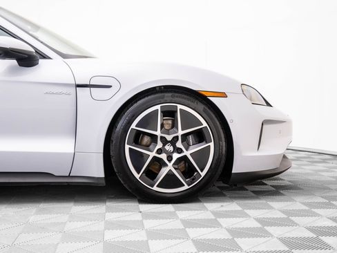 Certified 2025 Porsche Taycan image 33