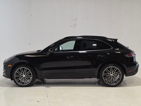 Certified 2026 Porsche Macan AWD/4WD image 2