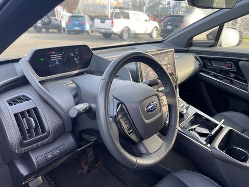 Used 2023 Subaru Solterra Limited image 7