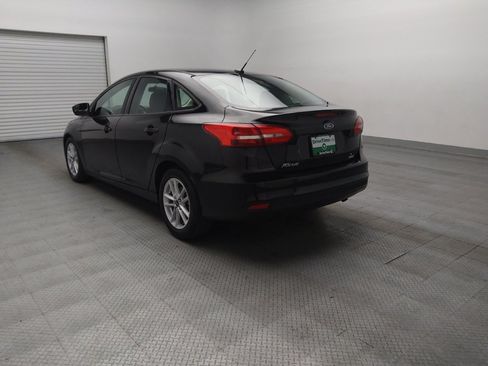 Used 2018 Ford Focus SE FWD image 5