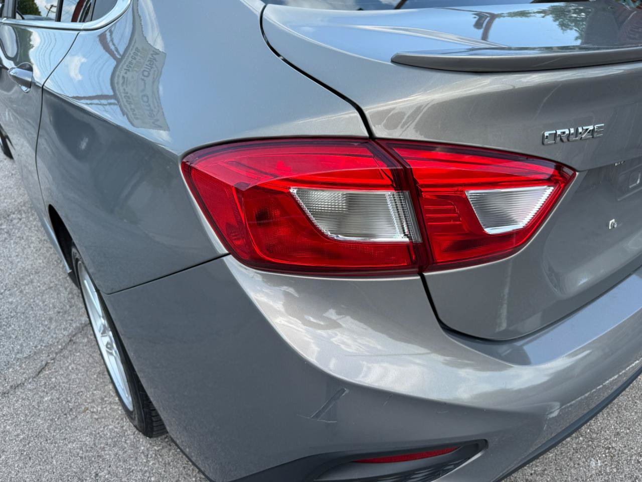 Used 2018 Chevrolet Cruze LT w/ Convenience Package FWD image 38