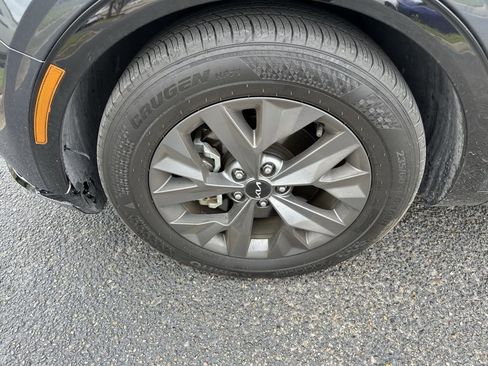 Used 2024 Kia Sportage SX image 11