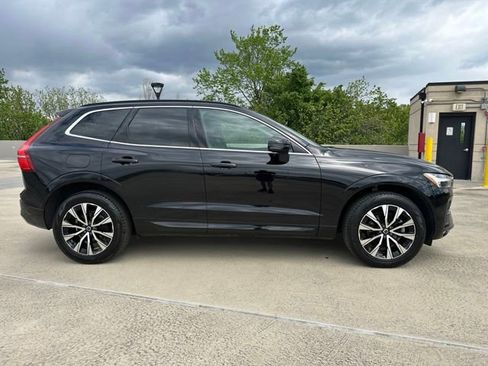 Certified 2023 Volvo XC60 B5 Core w/ Climate Package AWD/4WD image 9