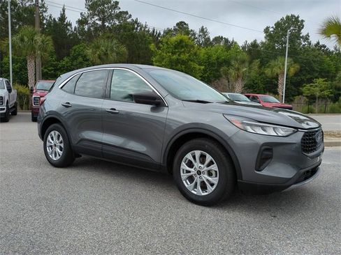 Used 2023 Ford Escape Active image 2
