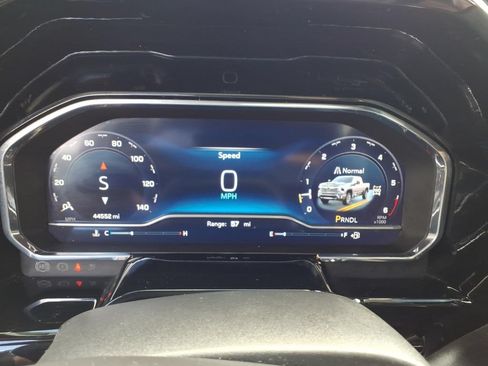 Used 2024 Chevrolet Silverado 2500 High Country w/ Technology Package AWD/4WD image 15