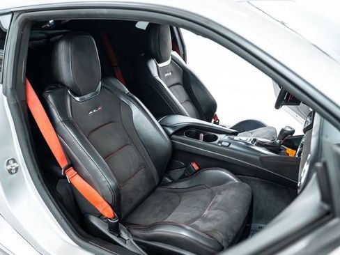 Used 2018 Chevrolet Camaro ZL1 RWD image 26