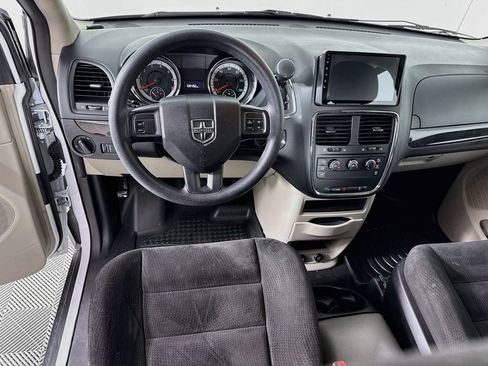 Used 2014 Dodge Grand Caravan American Value Package FWD image 21