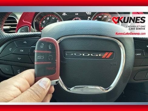 Used 2017 Dodge Charger SXT w/ AWD Plus Group image 28