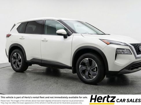 Used 2024 Nissan Rogue SV image 1