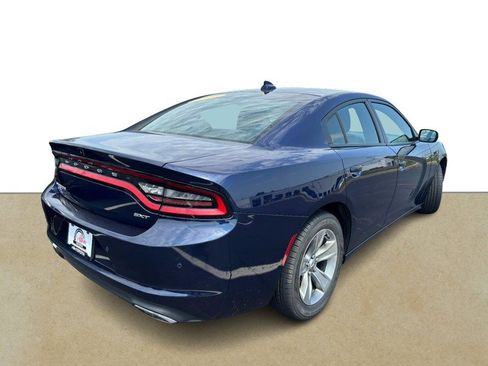 Used 2016 Dodge Charger SXT w/ Navigation & Travel Group RWD image 4