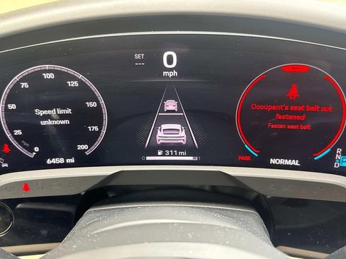 Used 2025 Porsche Taycan 4S image 27