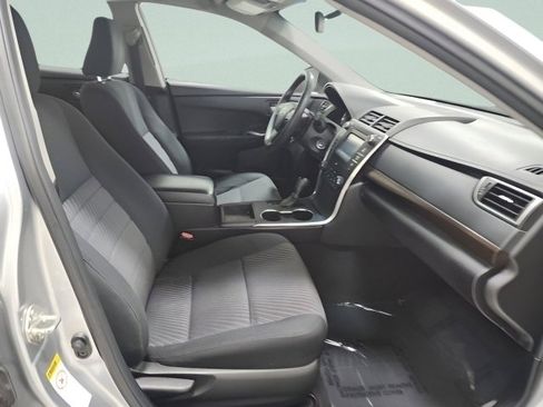 Used 2016 Toyota Camry LE image 14