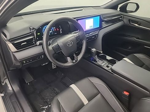Used 2025 Toyota Camry SE w/ Multimedia Upgrade Package image 25