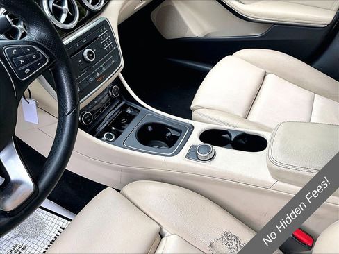 Used 2016 Mercedes-Benz GLA 250 w/ Premium Package image 12