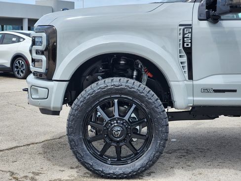 New 2026 Ford F450 Platinum w/ FX4 Off-Road Package AWD/4WD image 9