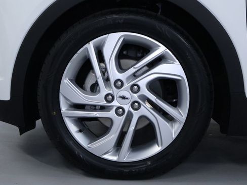 Used 2022 Chevrolet Bolt LT w/ Driver Confidence Package image 35