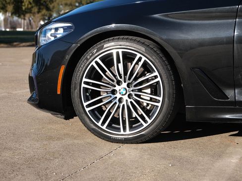 Used 2018 BMW 540i w/ M Sport Package image 7