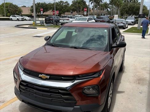 Used 2021 Chevrolet TrailBlazer LS FWD image 4