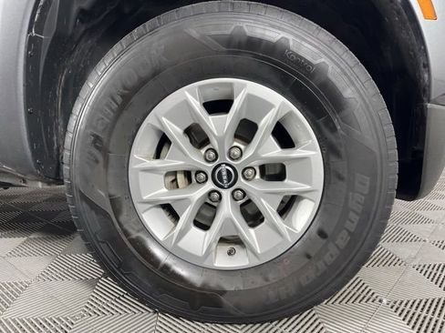 Used 2024 Nissan Frontier SV image 15
