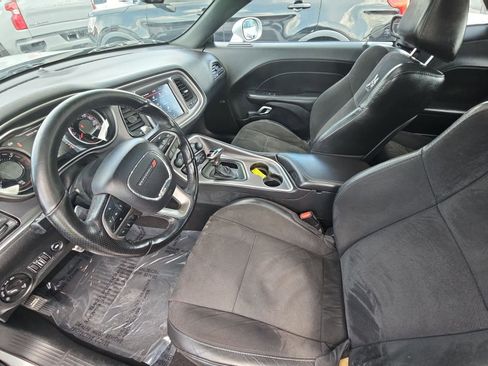 Used 2019 Dodge Challenger R/T Scat Pack w/ Dynamics Package RWD image 10