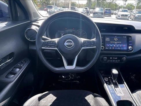 Used 2022 Nissan Kicks SV image 19