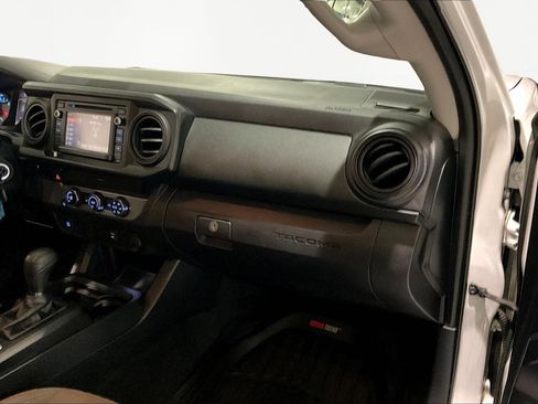 Used 2018 Toyota Tacoma SR RWD image 26