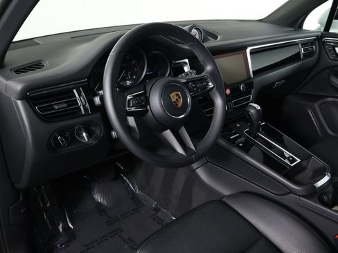 Certified 2026 Porsche Macan AWD/4WD image 4