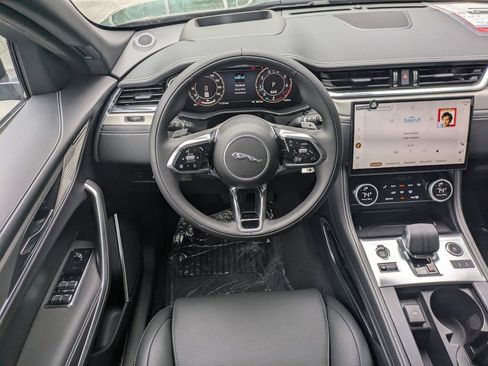 New 2026 Jaguar F-PACE R-Dynamic S image 18