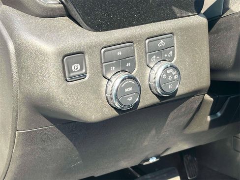 New 2025 GMC Sierra 2500 SLE w/ SLE Value Package; image 23
