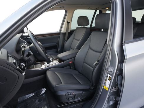 Used 2017 BMW X3 sDrive28i image 7