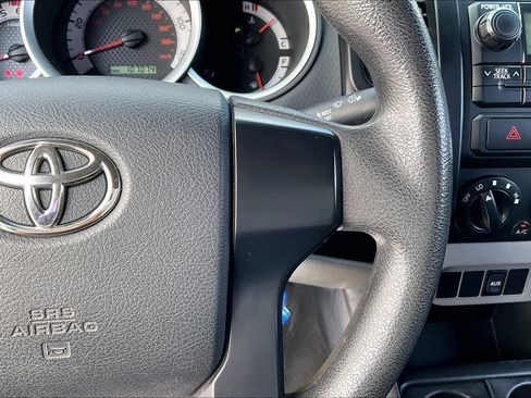 Used 2012 Toyota Tacoma 4x4 Regular Cab image 15